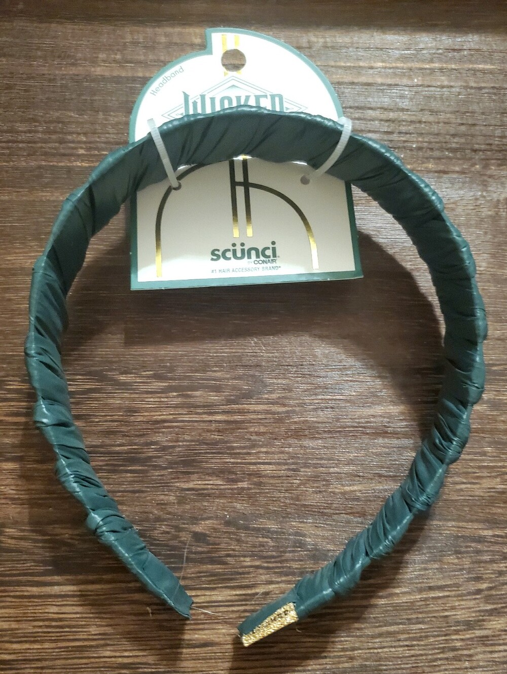 Scunci® Ruched Textured Elphaba Headband